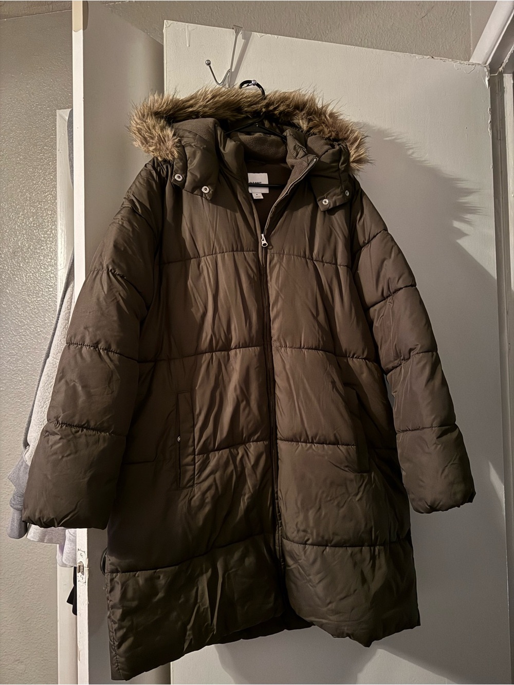 Old Navy Women’s Brown Quilted Puffer Jacket